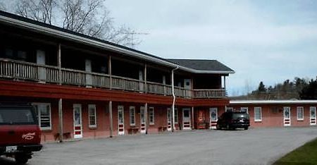 Cool City Motel Two Rivers Buitenkant foto